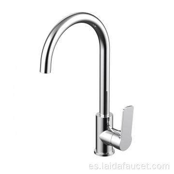 Grifo de cocina de latón cepillado
